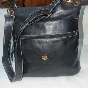 Classic Avorio Black Shoulder Bag with Textured Leather and Gold Accents